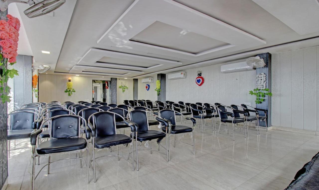 Treebo Trend Wedding Bells Kanpur Hotel Екстериор снимка